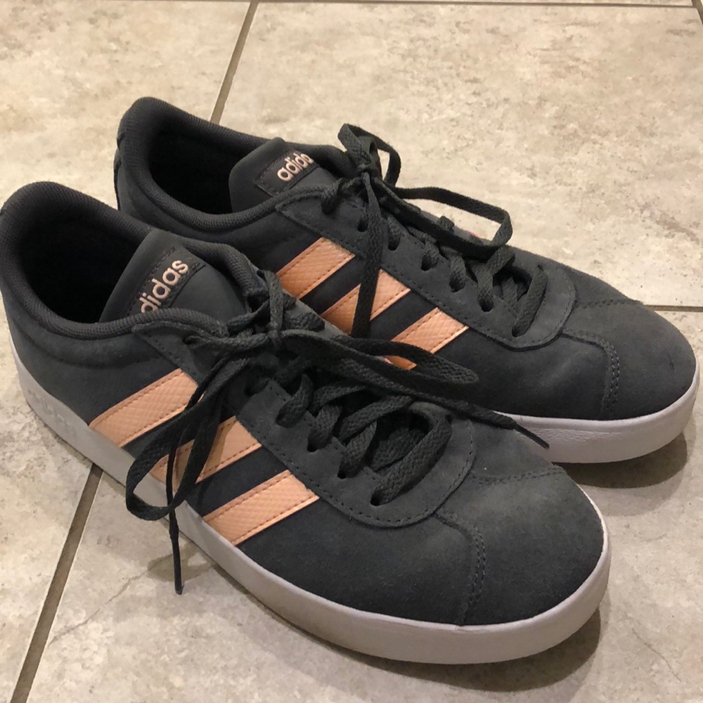 Adidas casual wear sneakers